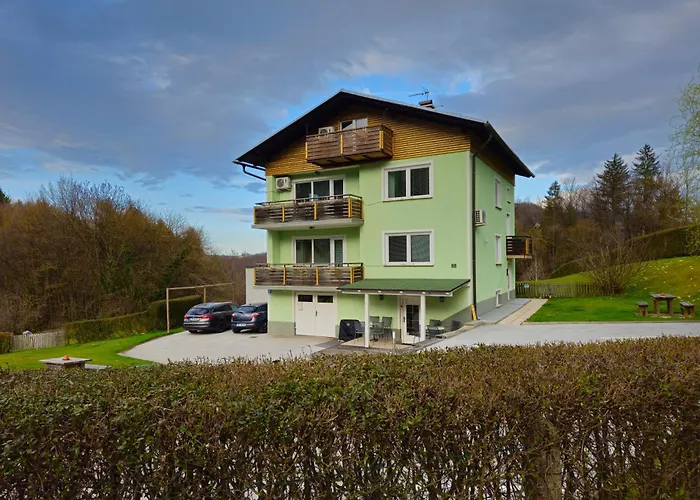 Apartments Domacija Mlaker